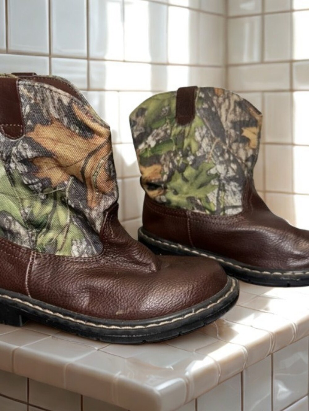 Faded Glory Child’s Camo Cowboy Boots with Velcro openings Sz 10